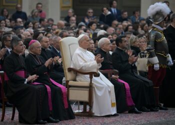 El papa retira al ‘banco vaticano’ la exclusividad de las inversiones de la Santa Sede | Fondos y Planes
