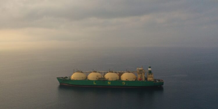 La UE endurece el cerco a Rusia con nuevas sanciones tras las impuestas por EE UU | Internacional