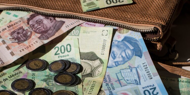 La banca mexicana refuerza su sistema antilavado de dinero, en el punto de mira de Estados Unidos