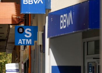 Las acciones del BBVA en Estados Unidos se disparan tras su derrota en la opa sobre el Sabadell | Mercados Financieros