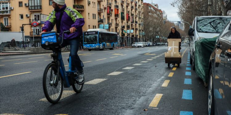 Las tribulaciones de los ciclistas en tiempos de movilidad sostenible | Clima y Medio Ambiente