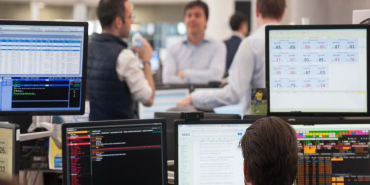 Los inversores analizan el rechazo del accionista del Sabadell: “Muchos dejaron pasar la ola esperando una mayor” | Mercados Financieros