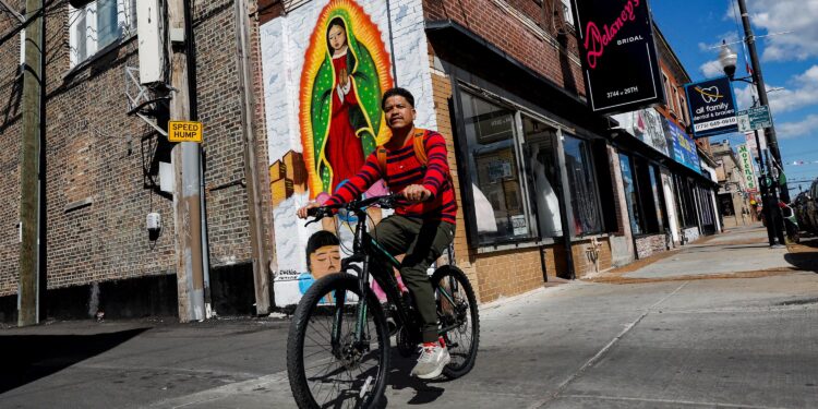 Los latinos buscan autenticidad frente al ruido digital