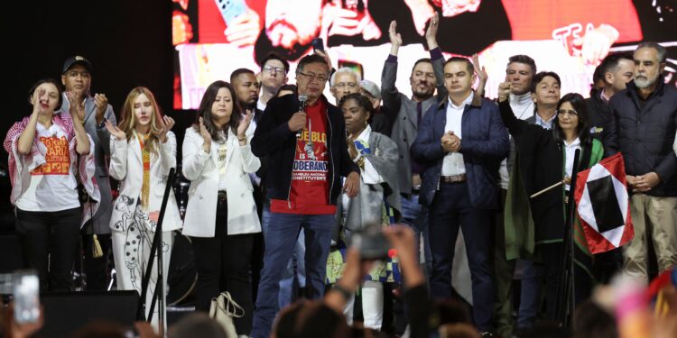 Petro: “El Gobierno de Estados Unidos ha decidido escoger como su aliado en Colombia a la mafia”