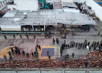 Al menos 32 presos asesinados en una masacre carcelaria en Ecuador