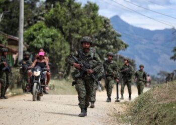 Dos menores muertos y otro desaparecido: la tragedia de la familia Abarca Viches tras los bombardeos ordenados por Petro