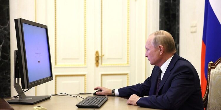 El Kremlin toma el control absoluto sobre el internet de Rusia | Internacional