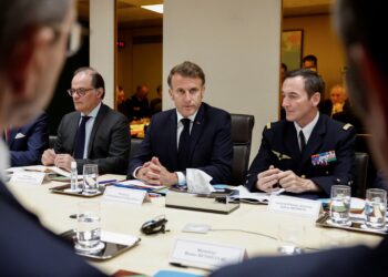 Francia estudia reimplantar el servicio militar voluntario ante la amenaza rusa | Internacional
