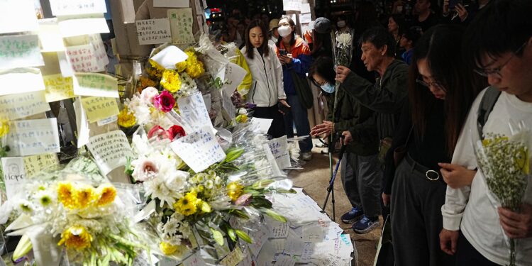 Hong Kong eleva a 146 la cifra de muertos en el incendio del complejo residencial | Internacional