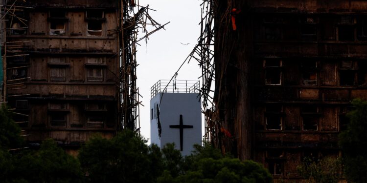 La tragedia de los rascacielos de Hong Kong: una trampa de fuego para 4.600 personas | Internacional