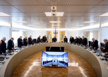 Los jesuitas y los obispos apartan a un sacerdote con un cargo “relevante” en la Conferencia Episcopal por pederastia | Sociedad