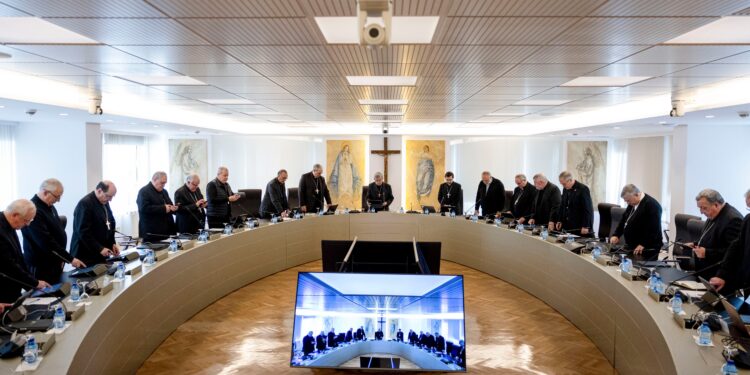 Los jesuitas y los obispos apartan a un sacerdote con un cargo “relevante” en la Conferencia Episcopal por pederastia | Sociedad