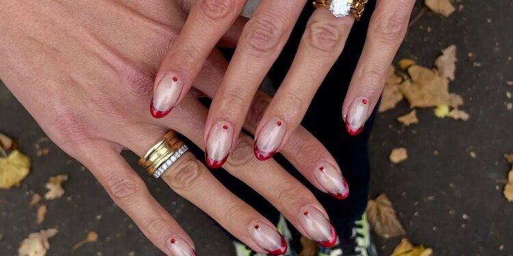 7 Manicuras Chic para Brillar esta Temporada