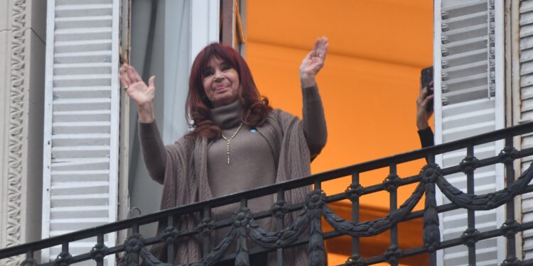 Cristina Kirchner, intervenida de urgencia por un cuadro de apendicitis