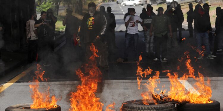 El Consejo Electoral de Honduras advierte de un “inaceptable atentado a la democracia” por las protestas que retrasan el escrutinio definitivo