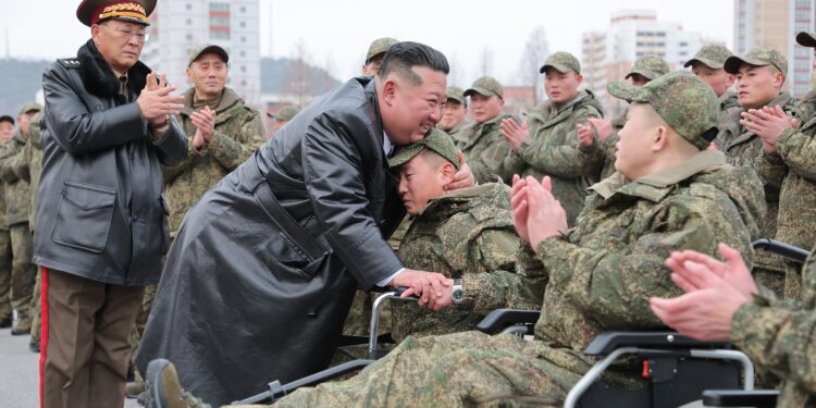 Kim Jong-un reconoce que las tropas norcoreanas realizan labores de desminado para Rusia | Internacional