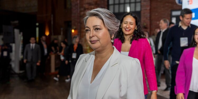 Las propuestas de Jeannette Jara, la exministra que lucha por mantener a la izquierda en La Moneda