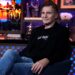 Liam Neeson aclara que no es antivacunas tras poner su voz a un documental que carga contra ellas | Gente