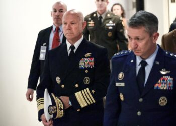 Un almirante niega en el Congreso de Estados Unidos que Hegseth diera orden de rematar a dos supervivientes en una narcolancha