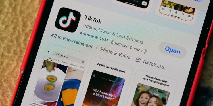Abandono masivo de TikTok tras el acuerdo en EE UU que abre el acceso a datos sensibles a empresas ligadas a Trump