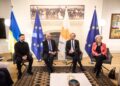 Bruselas condiciona la ayuda a Ucrania a que Kiev compre armas a Europa | Internacional