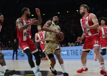 El Barcelona cae con la cabeza alta ante el Olympiacos | Baloncesto | Deportes