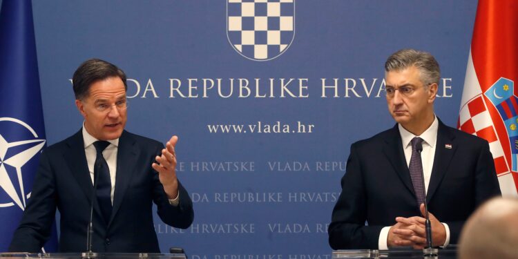 Europa y la OTAN tratan de calmar a Trump en sus ansias sobre Groenlandia | Internacional