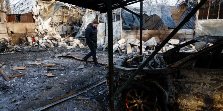 Rusia lanza un ataque masivo contra Kiev y varias ciudades de Ucrania en plenas negociaciones de paz | Internacional