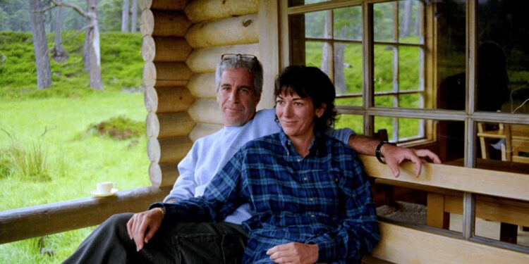 Ghislaine Maxwell ofrece exculpar a Trump del ‘caso Epstein’ a cambio de inmunidad