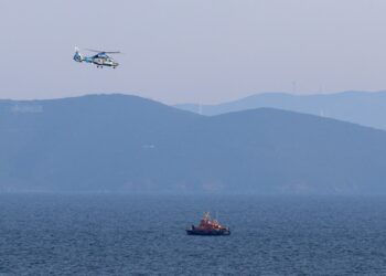 Las autopsias de los migrantes que naufragaron en el Egeo apuntan a muerte por lesiones en la cabeza y no por ahogamiento | Internacional