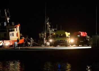Mueren 15 inmigrantes en Grecia tras el choque del barco en que viajaban con un patrullero de la Guardia Costera | Internacional