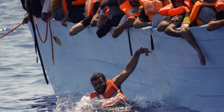 ONG italianas calculan que un millar de migrantes han muerto en naufragios durante el temporal ‘Harry’ | Internacional