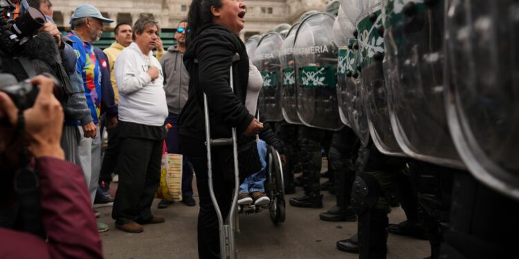 Obligado por un fallo judicial, Milei dicta la emergencia en discapacidad y suspende el ajuste sobre el sector