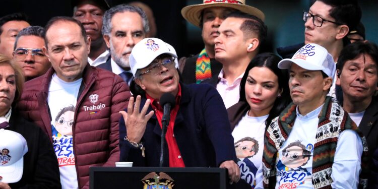 Petro firma su apoyo a la Constituyente | Elecciones Presidenciales Colombia