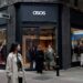 Asos planta cara a Shein y se dispara en Bolsa gracias al impulso de la ropa femenina | Empresas