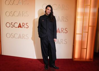 Los Premios Oscar 2026, en vivo | Oliver Laxe, Jesse Buckley y otras estrellas ya desfilan por la alfombra roja | Premios Oscar | Cine
