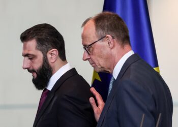 Merz transmite al presidente Al Shara que aspira al retorno del 80% de los refugiados sirios en Alemania | Internacional