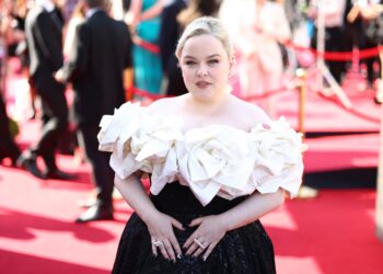 Nicola Coughlan, actriz de ‘Los Bridgerton’, se niega a ser la imagen del ‘body positive’: “Muchas cosas me apasionan, pero esta no” | Gente