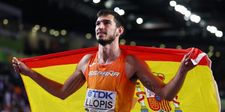 Quique Llopis consigue la medalla de plata en 60 metros vallas en el Mundial de atletismo | Deportes