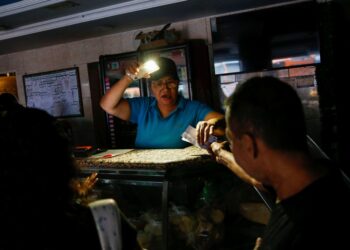 Venezuela activa un plan de ahorro de electricidad para revertir los apagones