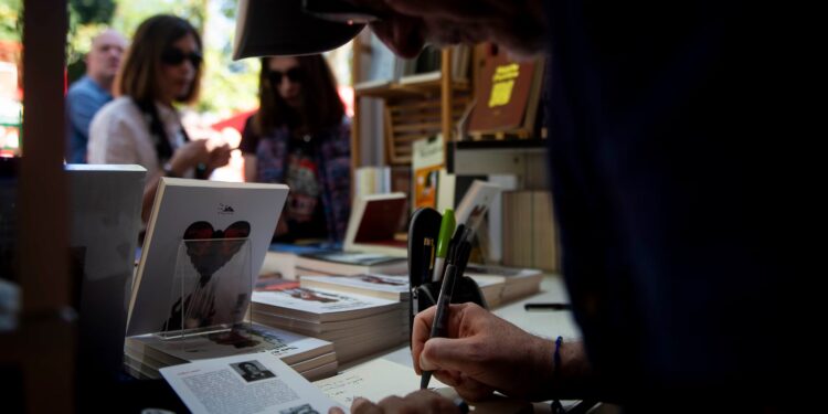 Cola de autor | Babelia