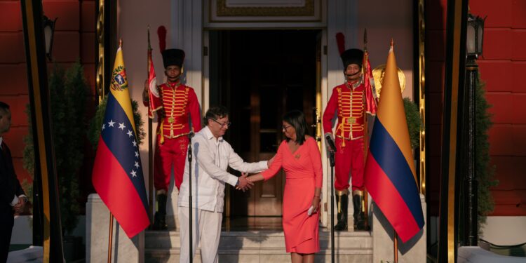 El deshielo militar entre Colombia y Venezuela llega en el momento exacto para Trump