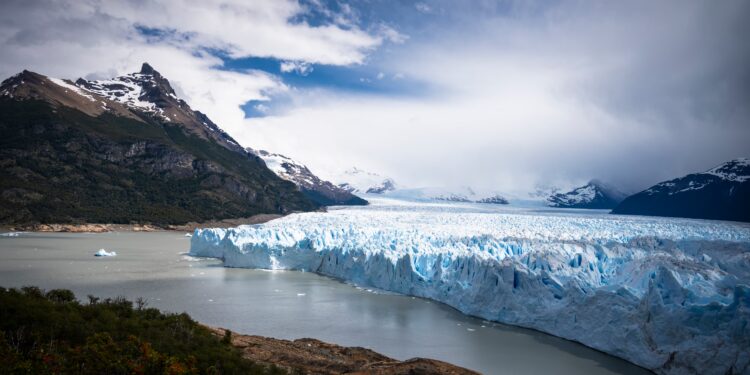 Milei logra que el Congreso reforme la Ley de Glaciares para aumentar la actividad minera en los Andes
