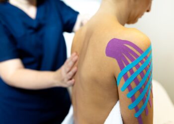 Mucho uso, poca ciencia: el ‘kinesiotaping’, las tiras de colores que alivian el dolor, no logra pruebas de su utilidad | Salud y bienestar