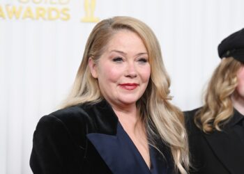 “Soy una chica fuerte”: el mensaje de la actriz Christina Applegate tras ser hospitalizada | Gente