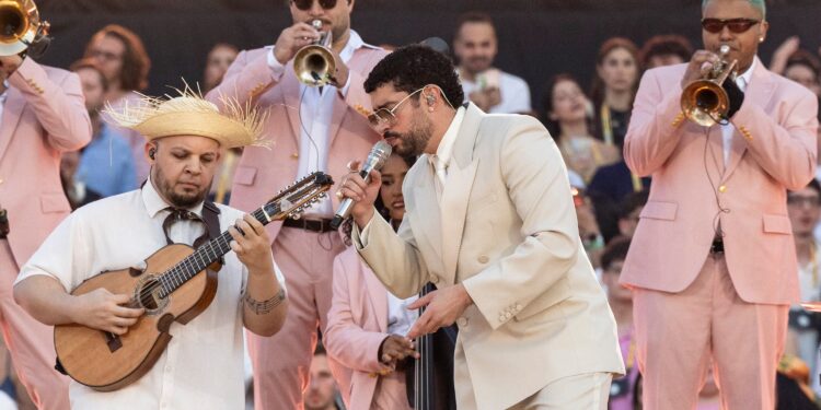 Bad Bunny actuando en el Estadi Olímpic de Barcelona el pasado 22 de mayo.
