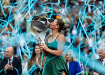 Y de repente, emerge Marta Kostyuk: la ucrania tumba a la rusa Andreeva y alza en Madrid su primer WTA 1000