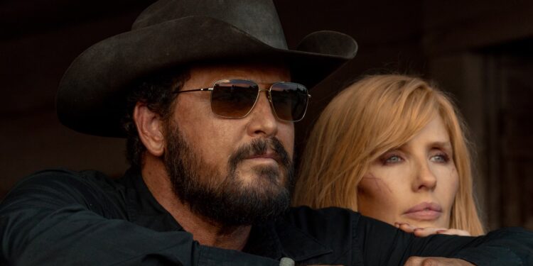 Cole Hauser y Kelly Reilly, en la serie 'Rancho Dutton'.