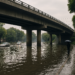 Desbordamiento pluvial bajo el puente Tlalpan