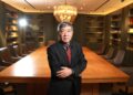 Kenneth Akito Oye, politólogo estadounidense, fotografiado en la fundación Ramón Areces, en Madrid.